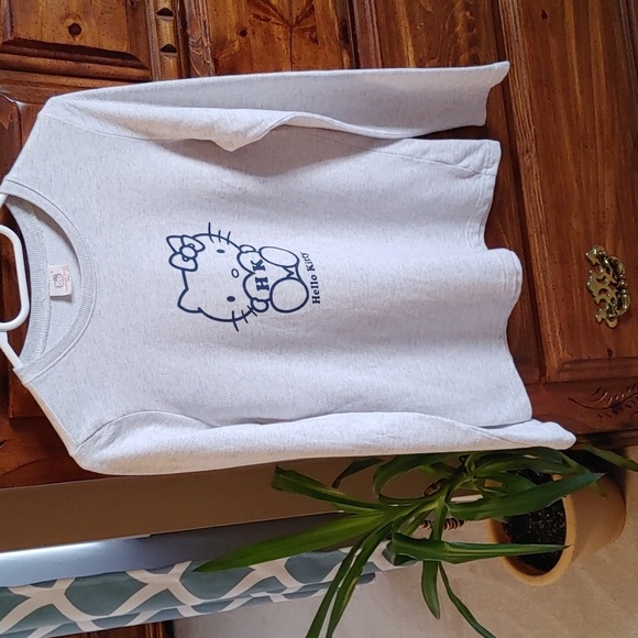💚Girls Extra Large Hello Kitty Heather Gray Long Sleeve T-Shirt - Picture 1 of 3